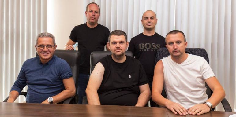 Пеевски и Цонев с трета ваксина срещу Ковид